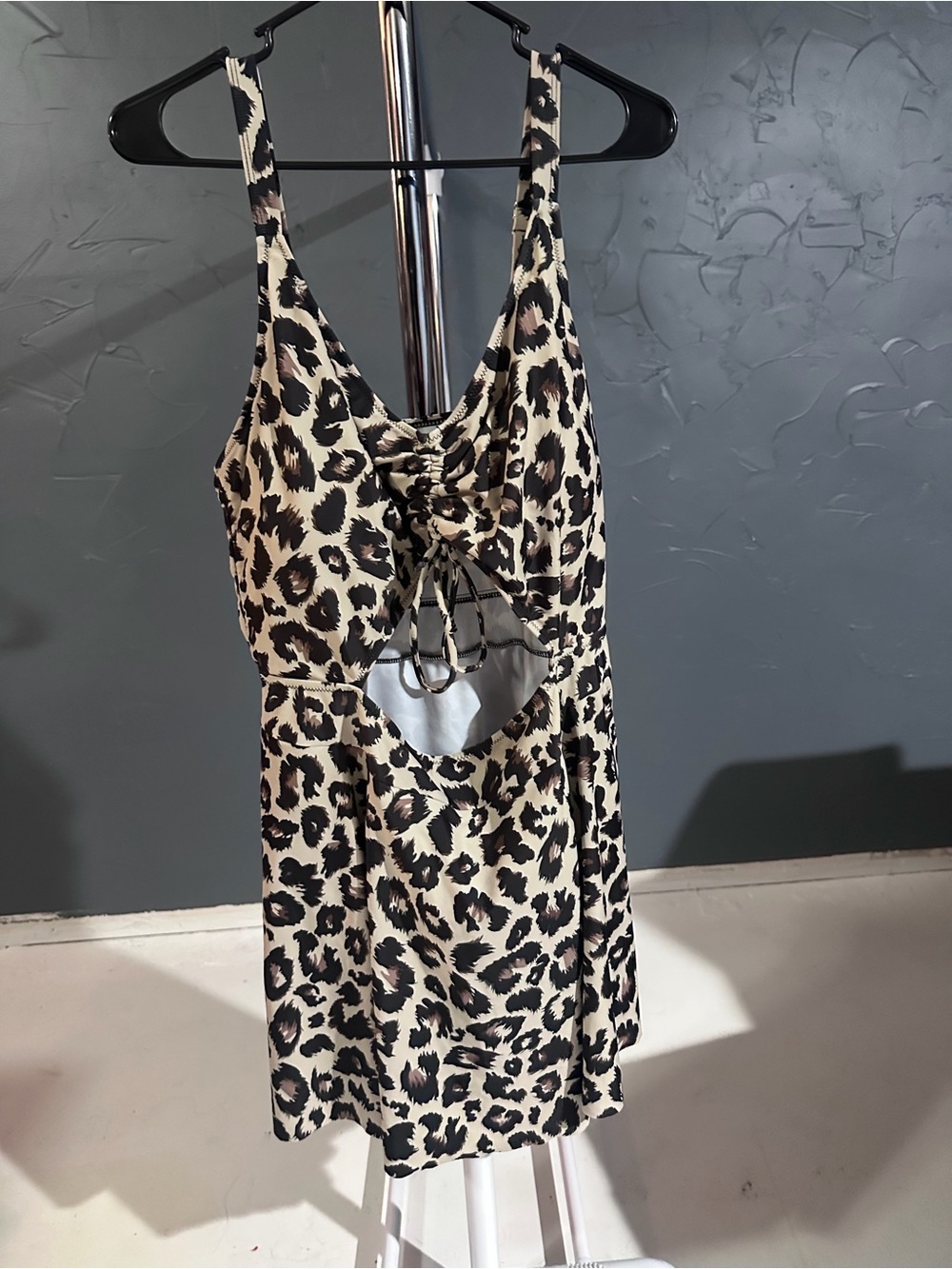 Leopard Print Cutout swimsuit